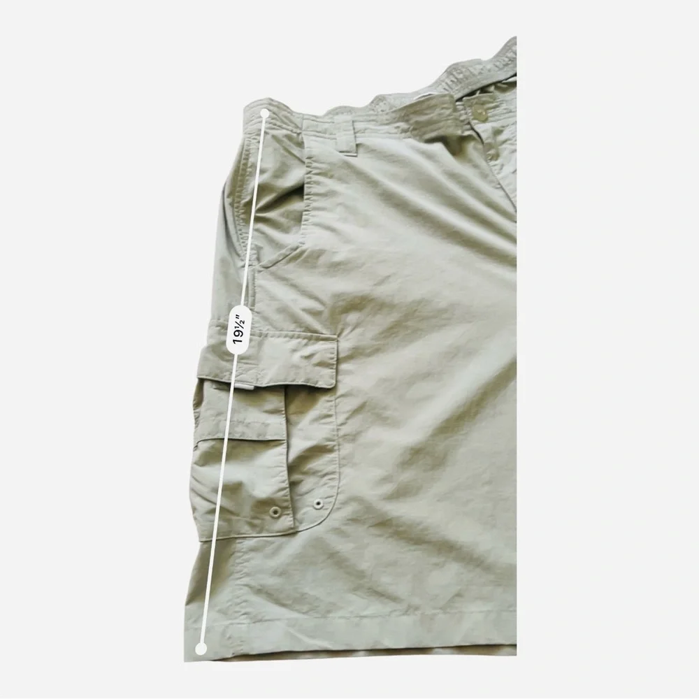 Columbia fishing gear nylon green olive cargo shorts L pocket zipper button logo